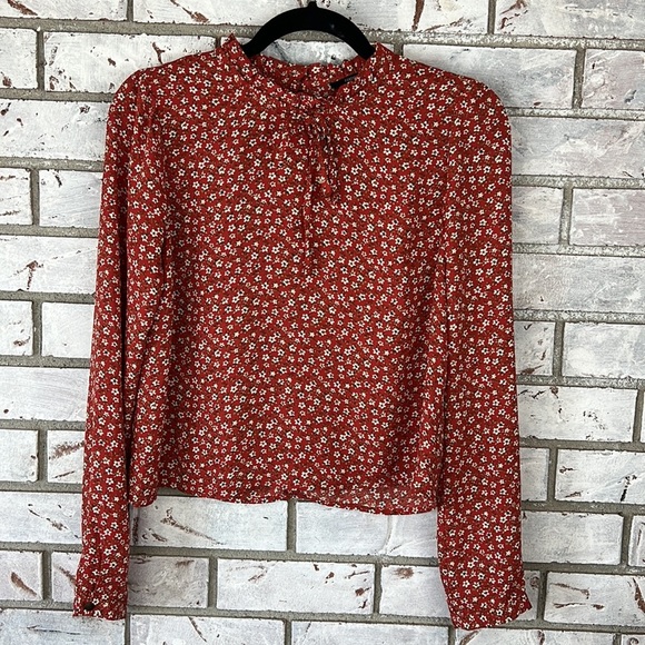 Forever 21 | Red Floral Blouse - Picture 2 of 8